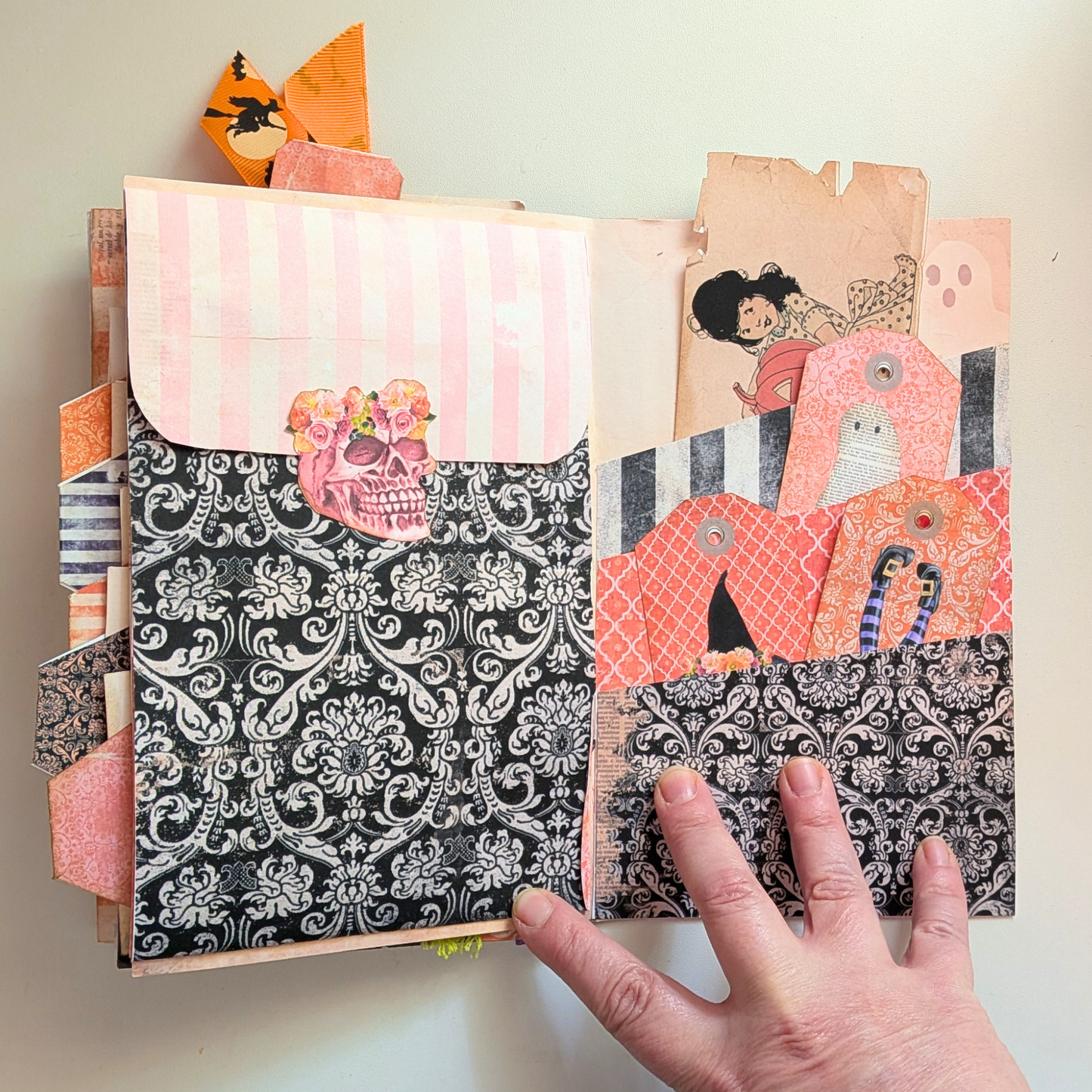 Cute & Spooky Halloween Folio Printable – Halloween Junk Journal Kit – Vintage Ephemera & Tags